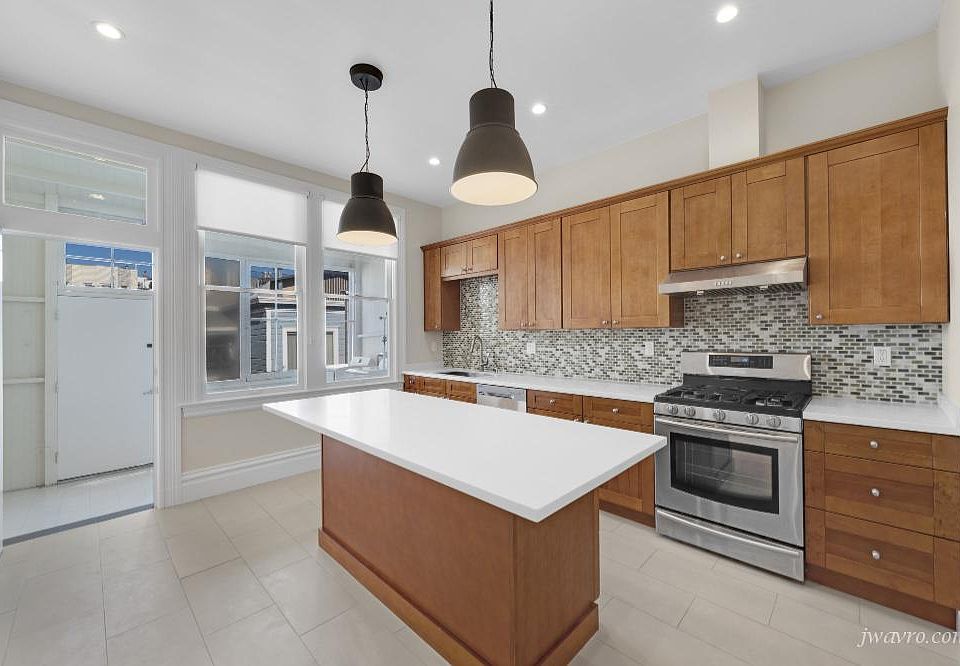 1st image of 2072 McAllister St