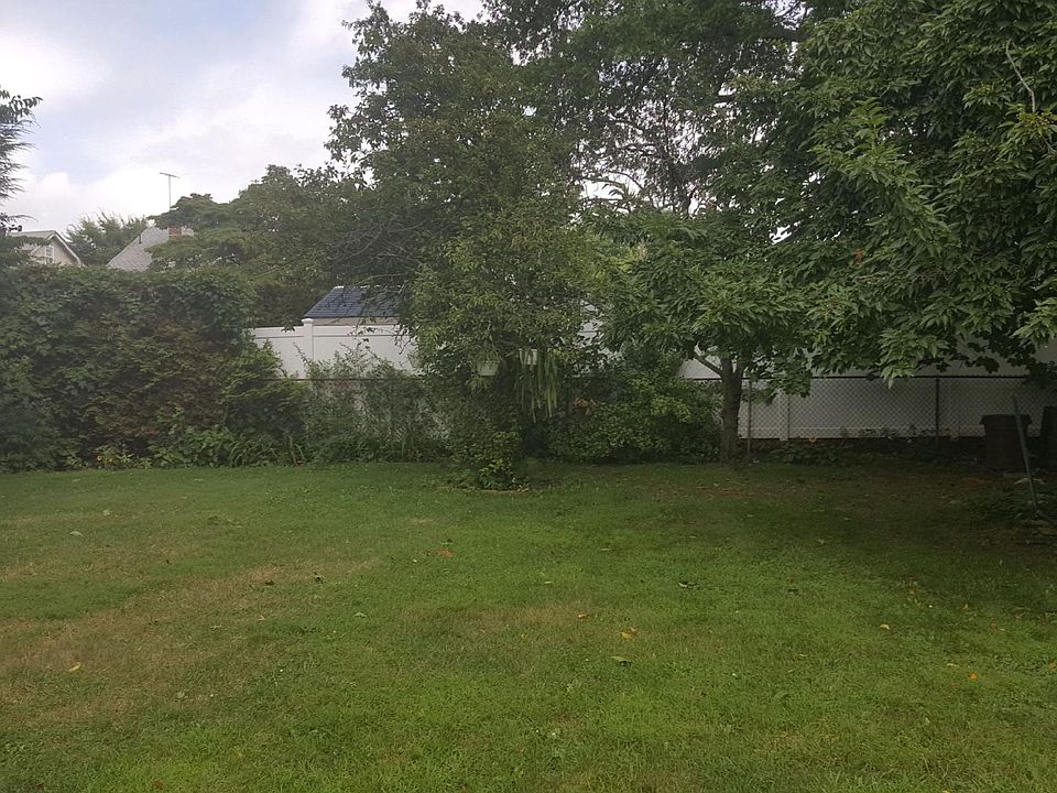 1st image of 119 Broad St #1