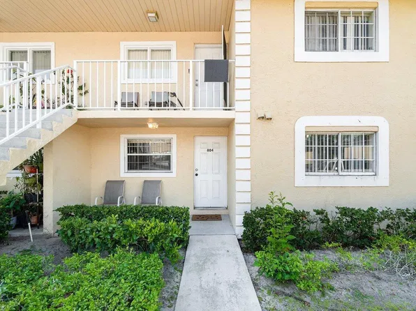 804 Palm Beach Trace Dr, Royal Palm Beach, FL 33411