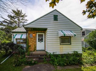 3046 7th St, Moline, IL 61265