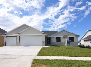 3340 Largo Ridge Dr, Green Bay, WI 54311