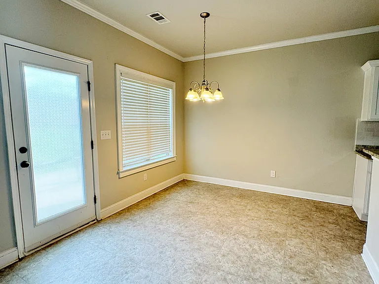 732 Sanctuary Ln — Photo 12