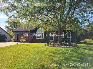 N75W23435 N Ridgeview Cir, Sussex, WI 53089