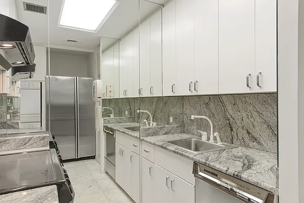 Sold by Nest Seekers International | media 5