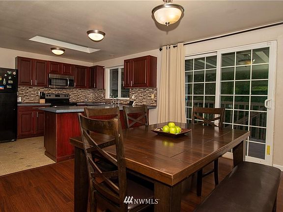 4th image of 3343 Stikes Dr SE