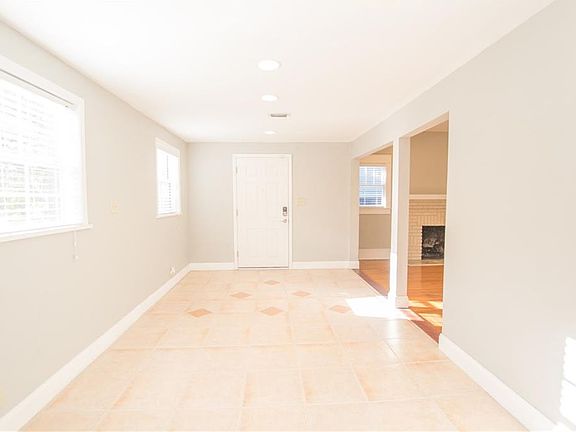 4th image of 720 Seminole Ave