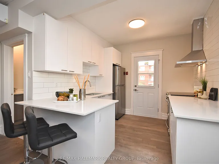 375 Mackay St #2 — Photo 12