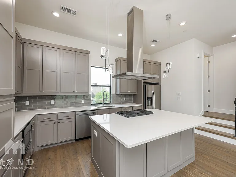 4515 Cabell Dr #102 — Photo 4