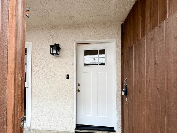 310 20th St #B, Huntington Beach, CA 92648