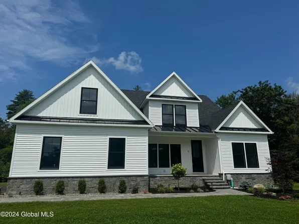 5 Arlington Circle, Ballston Spa, NY 12020