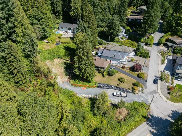 615 Ioco Rd, Pt Moody, BC V3H 2W6