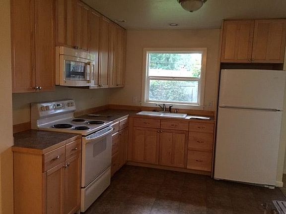 4th image of 9914 Woodlawn Pl SW