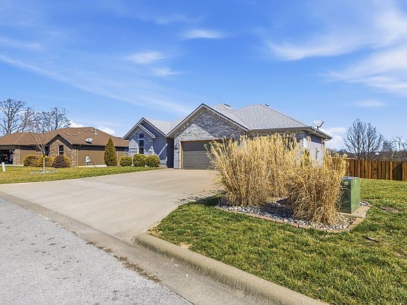 3rd image of 1930 N Seabrook Drive