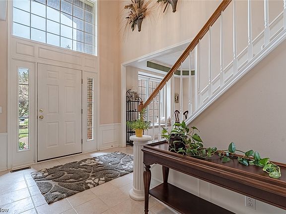 4th image of 9537 Windsor Way