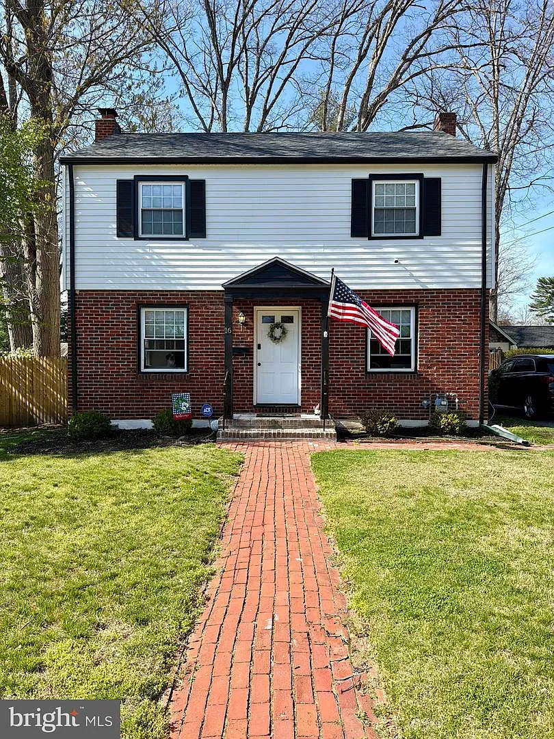 16 Adams Ave photo 1