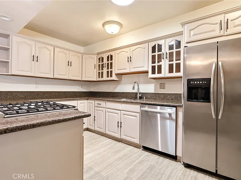 524 E Ghent St — Photo 9