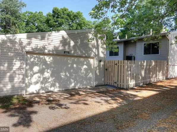 1515 N Innsbruck Dr NE, Fridley, MN 55432
