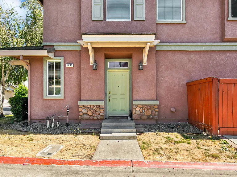 3235 Marrissey Ln — Photo 9