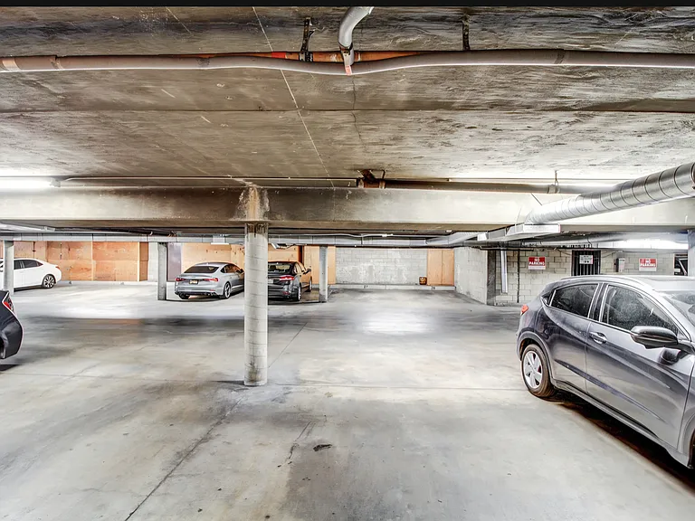 Garage (2 spaces)