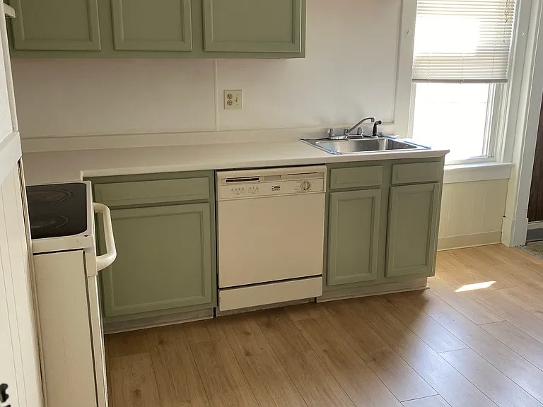 361 Manning Blvd #2 — Photo 20