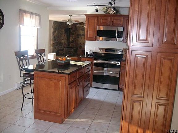 5th image of 23 Cedarwood Dr