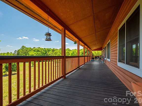 5th image of 170 Countrytyme Ln