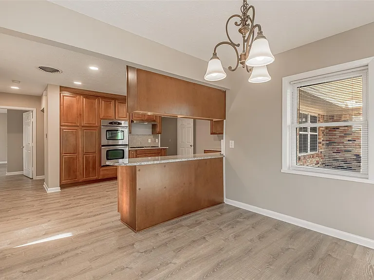 2201 Badger Ln — Photo 10
