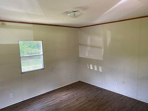 5th image of 132 Pauline St
