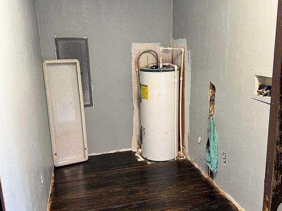 5th image of 1020 S Williford Rd