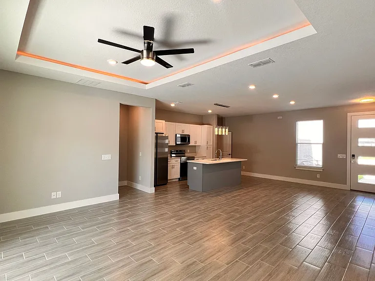 265 Hyacinth Ct — Photo 4