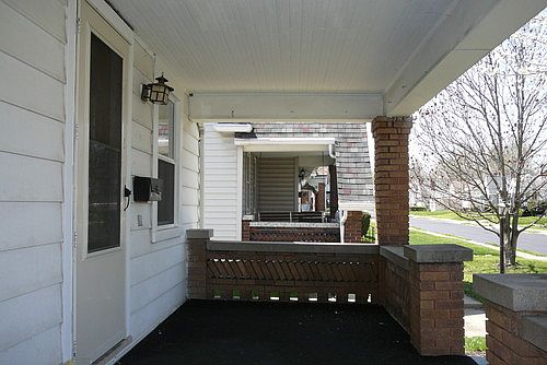 5th image of 436 Sandhurst Dr