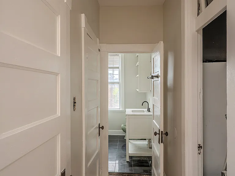 2222 Linden Ave — Photo 38