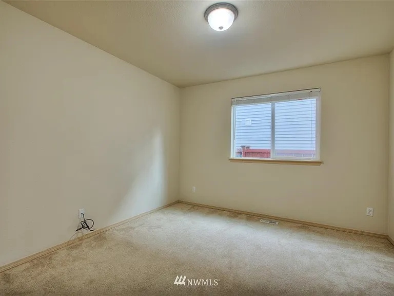 8706 153rd St E — Photo 4