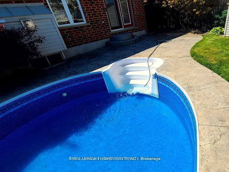 2089 Meadowgate Blvd — Photo 3
