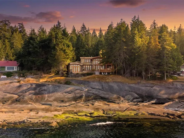 37 Salamanca Rd #2, Southern Gulf Islands, BC V0N 1P0