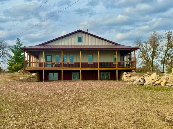 109 Lakeview Ln, Linn Valley, KS 66040