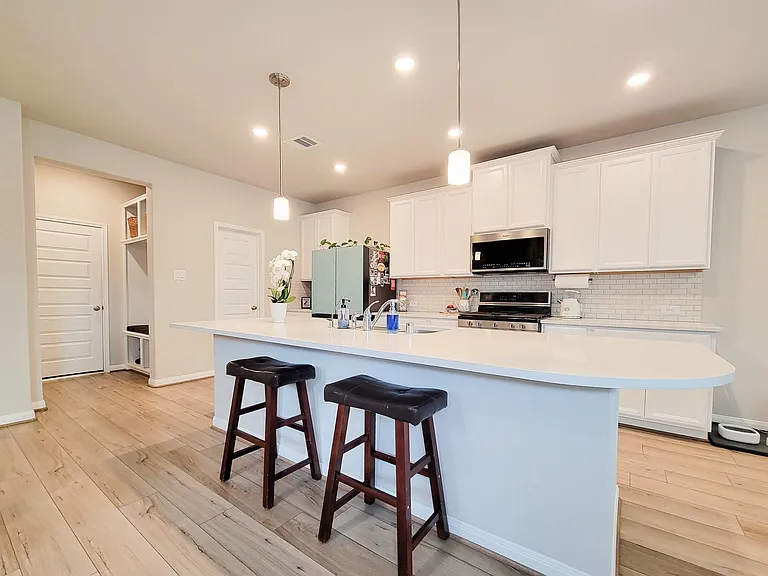 1510 Lakeline Oak Dr — Photo 4