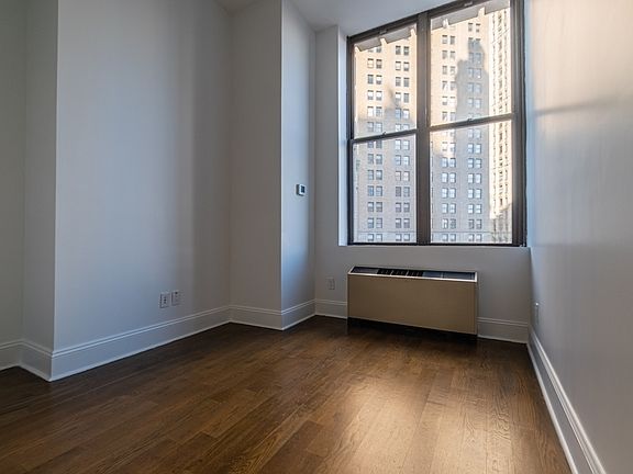 4th image of 15 Park Row APT 4L2