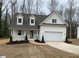 205 Woodvale Ave, Fountain Inn, SC 29644