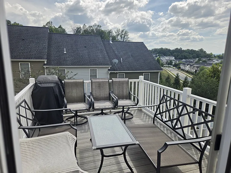 2441 Winthrop Dr — Photo 5