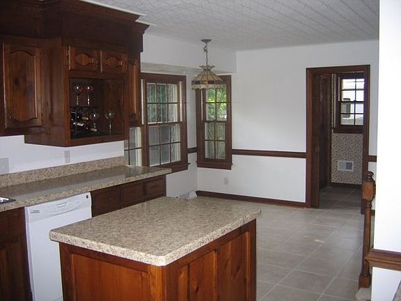 4th image of 604 Briarwood Dr