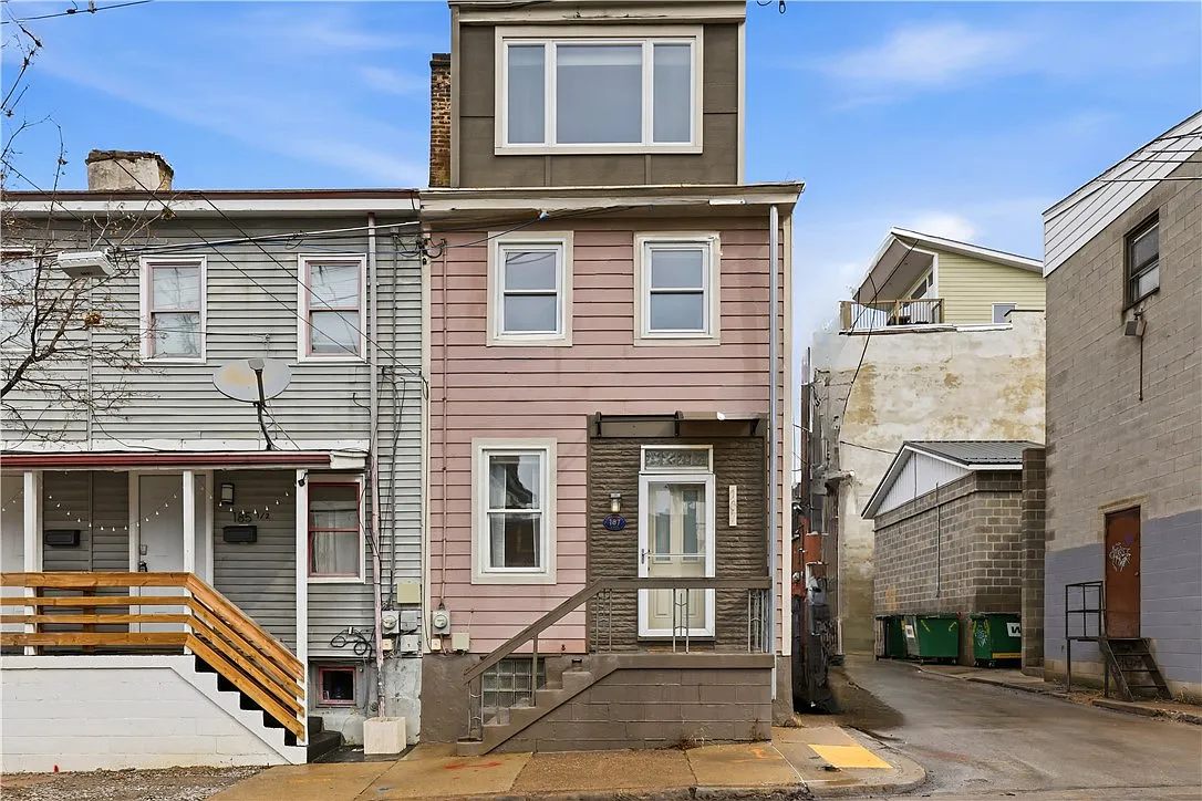 187 42nd St photo 1