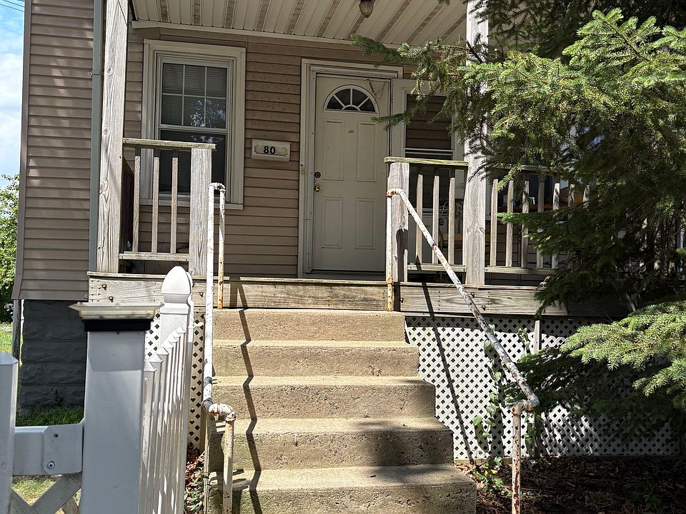 Entrance, with porch area
