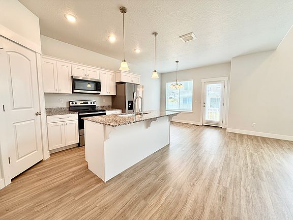 2nd image of 2843 N Blue Dawn Ln