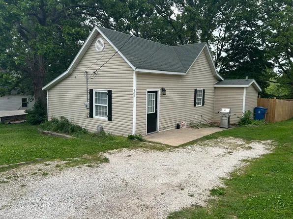 403 E Walnut St, Ozark, MO 65721