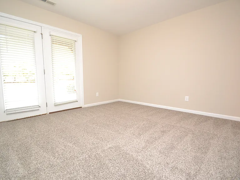 327 Dove Cottage Ln — Photo 33
