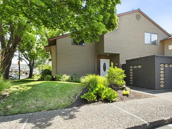 224 N Hayden Bay Dr, Portland, OR 97217