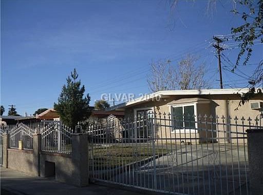 3rd image of 2104 E McWilliams Ave