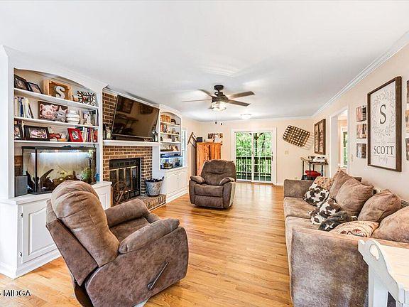 3rd image of 636 River North Blvd