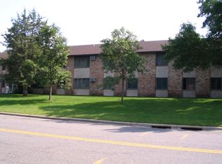 2540 Fairoak Ave, Anoka, MN 55303